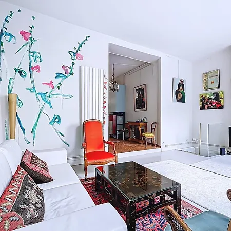 Apartment With Garden In The Heart Of Montmartre Paris