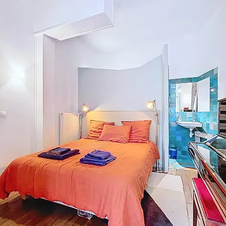 Apartment Apartment With Garden In The Heart Of Montmartre Paris