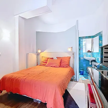 Apartment Apartment With Garden In The Heart Of Montmartre Paris