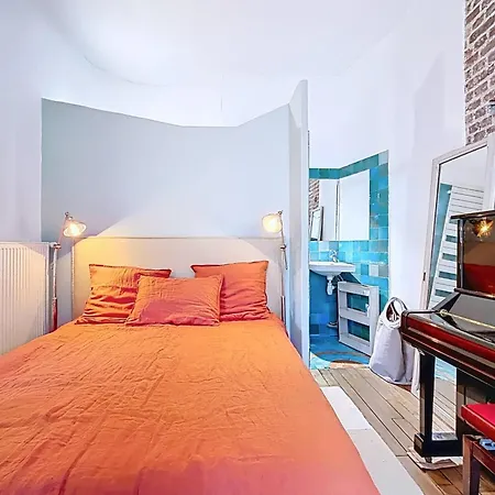 Apartment With Garden In The Heart Of Montmartre Apartment *