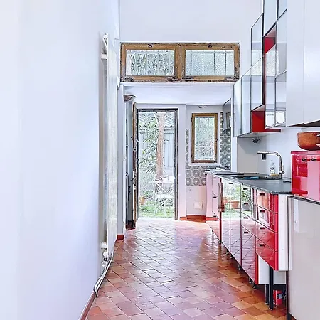 Apartment Apartment With Garden In The Heart Of Montmartre