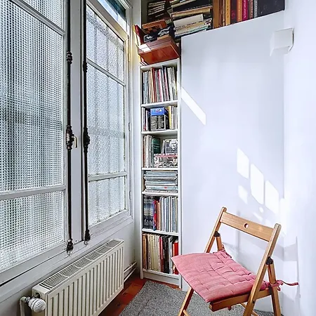 Apartment With Garden In The Heart Of Montmartre