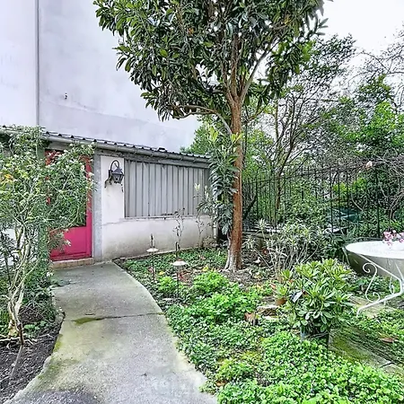 Apartment With Garden In The Heart Of Montmartre