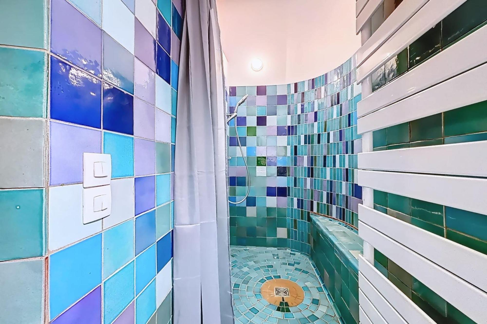 Apartment With Garden In The Heart Of Montmartre Paris